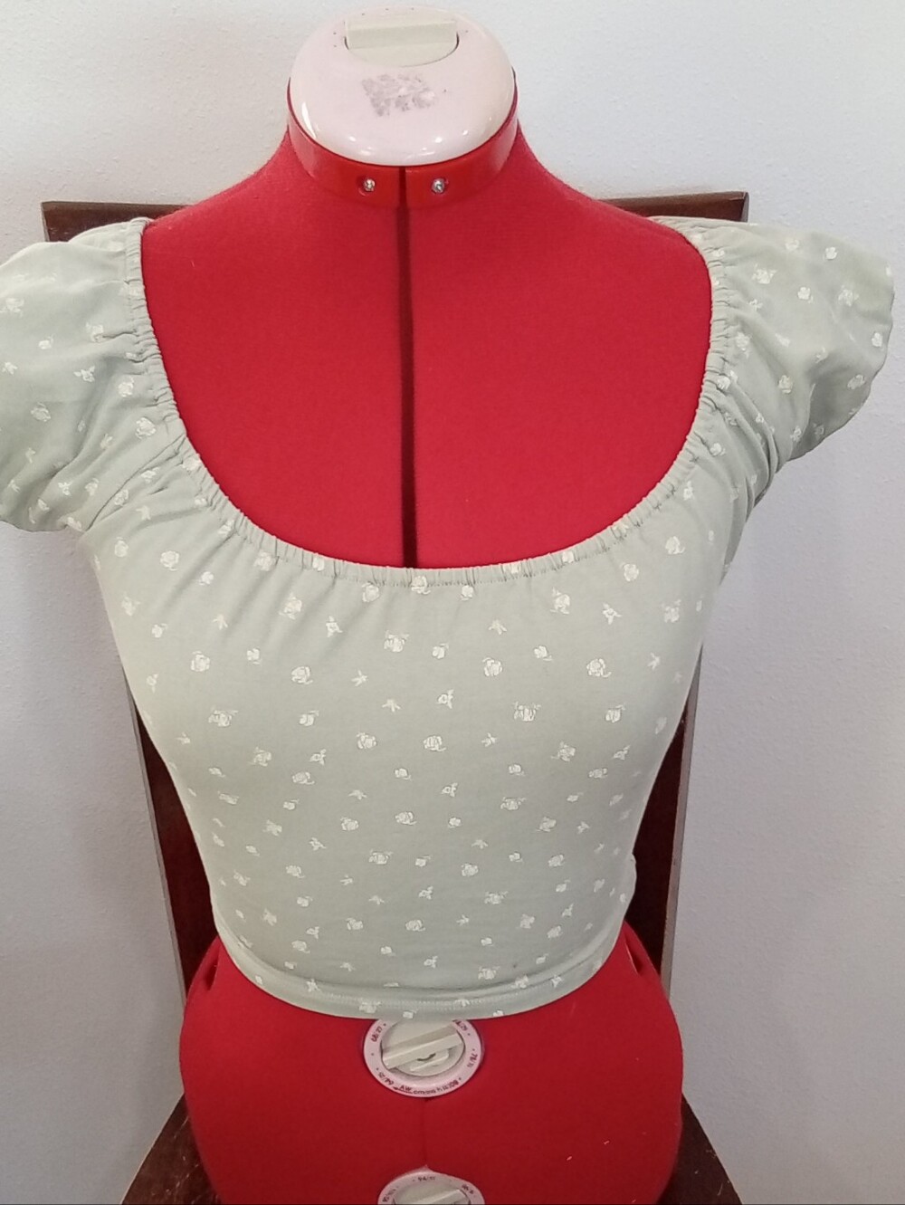 Zine Womens Light Green Floral Cropped Top